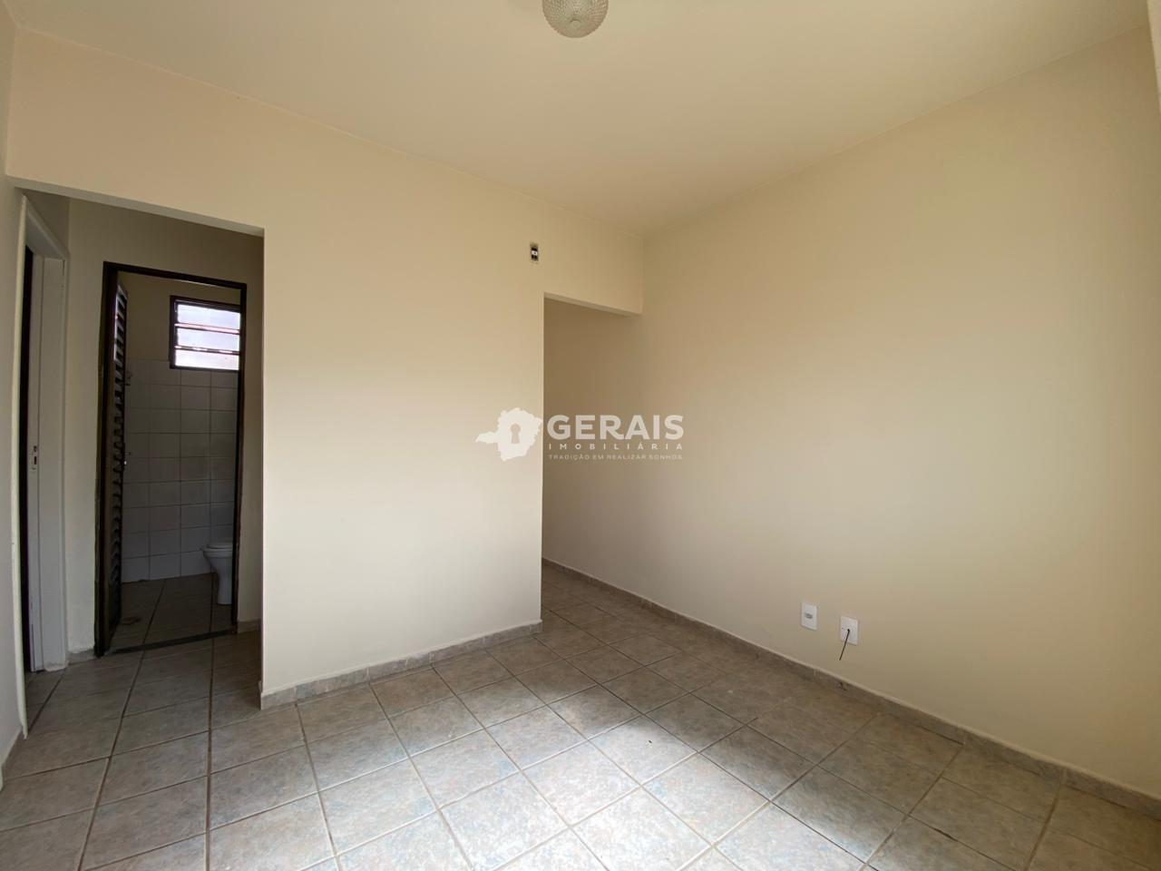 Casa para aluguel no RESIDENCIAL LAGOA DOS MANDARINS: 03-  SALA