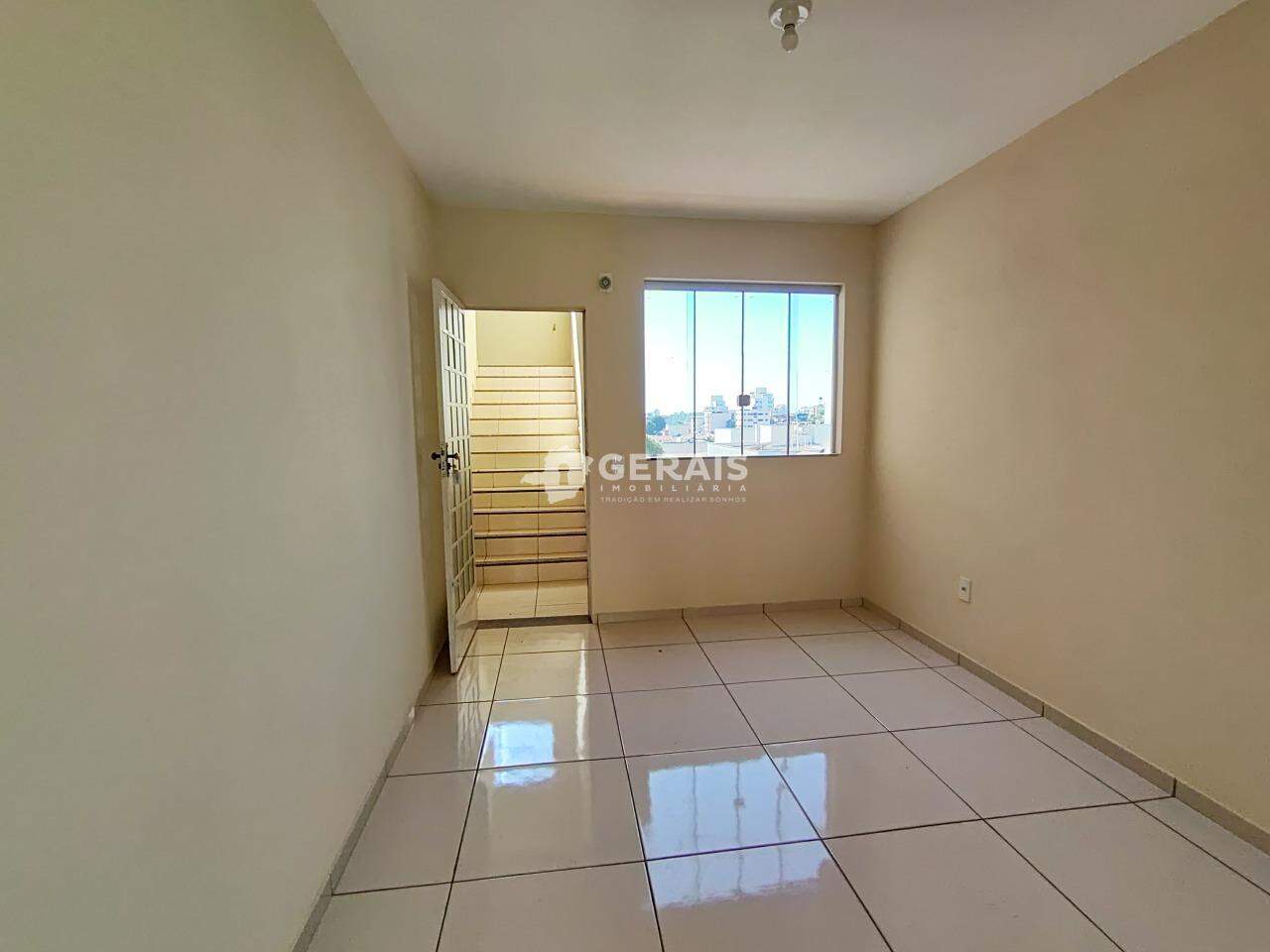 Apartamento para aluguel no Nossa Senhora das Graças: 04 - SALA