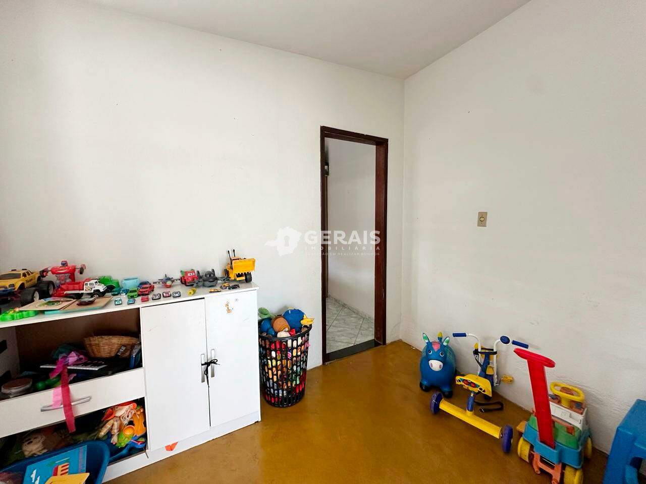 Casa à venda no HALIN SOUKI: 08- QUARTO 02