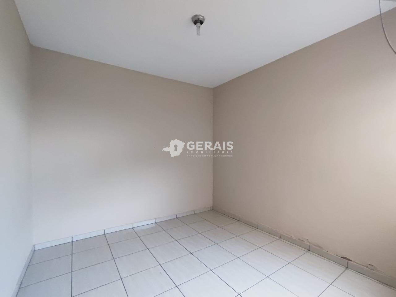 Apartamento para aluguel no CENTRO: 05 - QUARTO 01