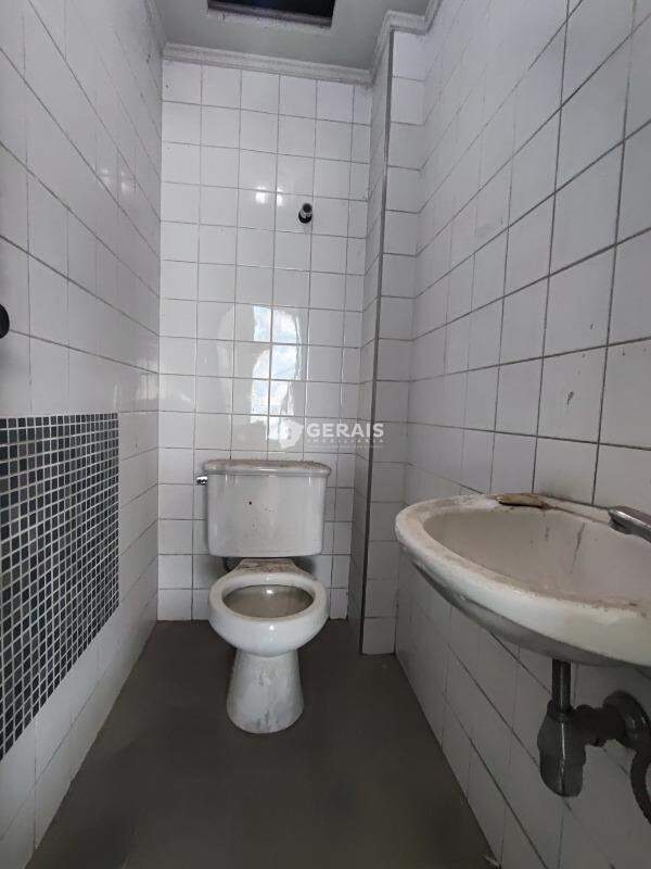 Sala para aluguel no CENTRO: 06 - BANHEIRO