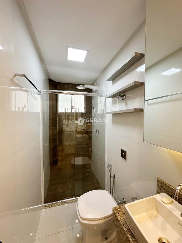 Sobrado à venda no MANOEL VALINHAS: 08- BANHO SOCIAL 01