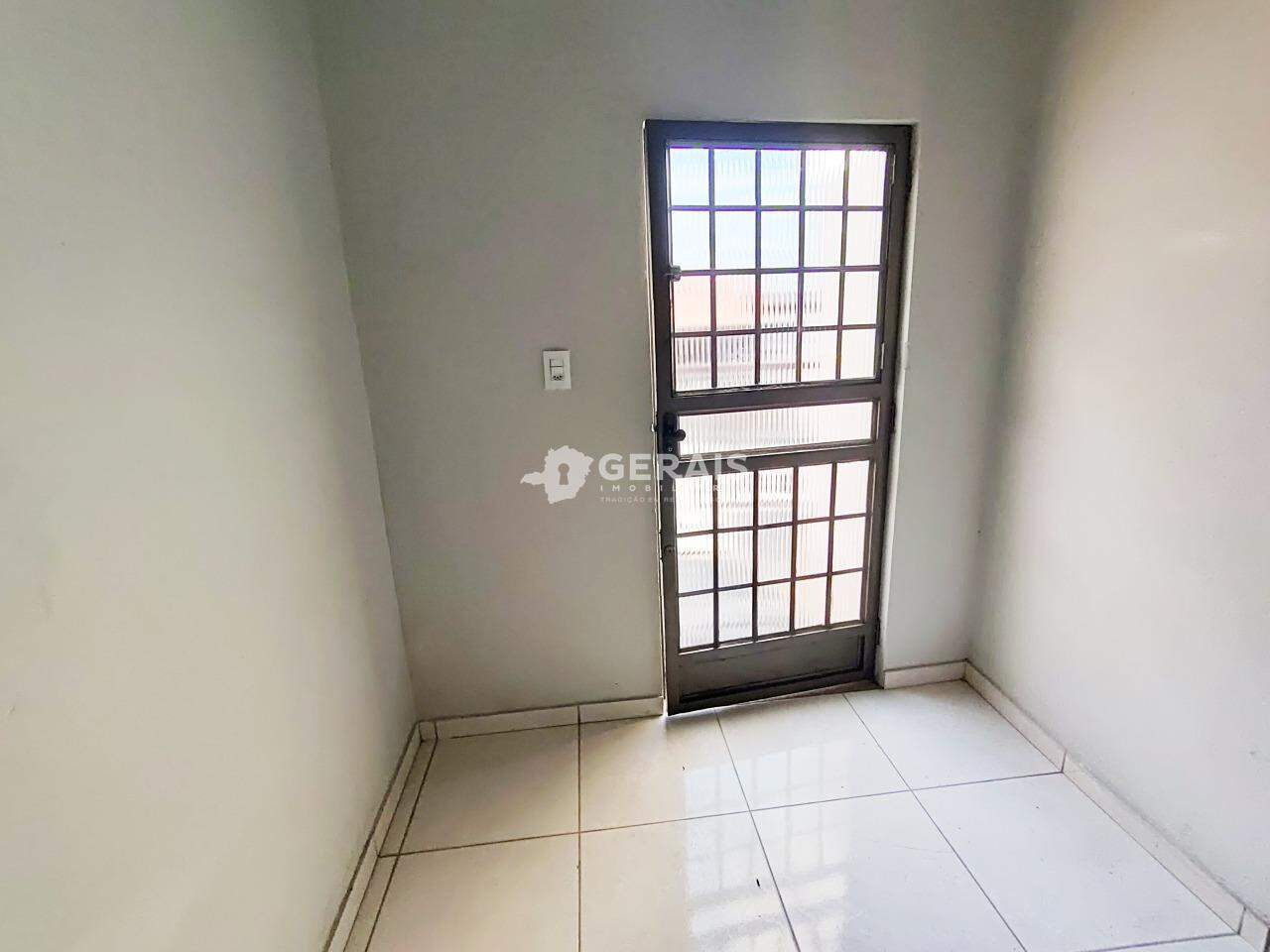 Casa para aluguel no CATALÃO: 03- SALA