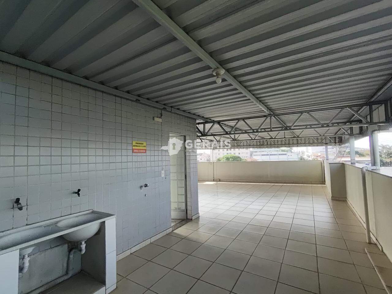 Kitnet para aluguel no AFONSO PENA: 09 - TERRAÇO COMPARTILHADO