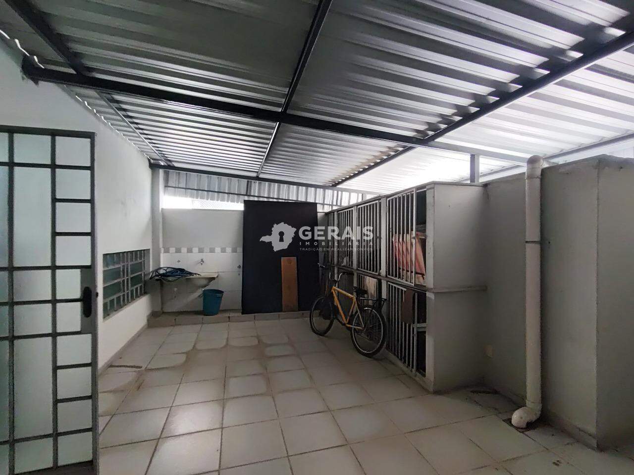 Kitnet para aluguel no AFONSO PENA: 08 - ÁREA DE SERVIÇO COMPARTILHADA