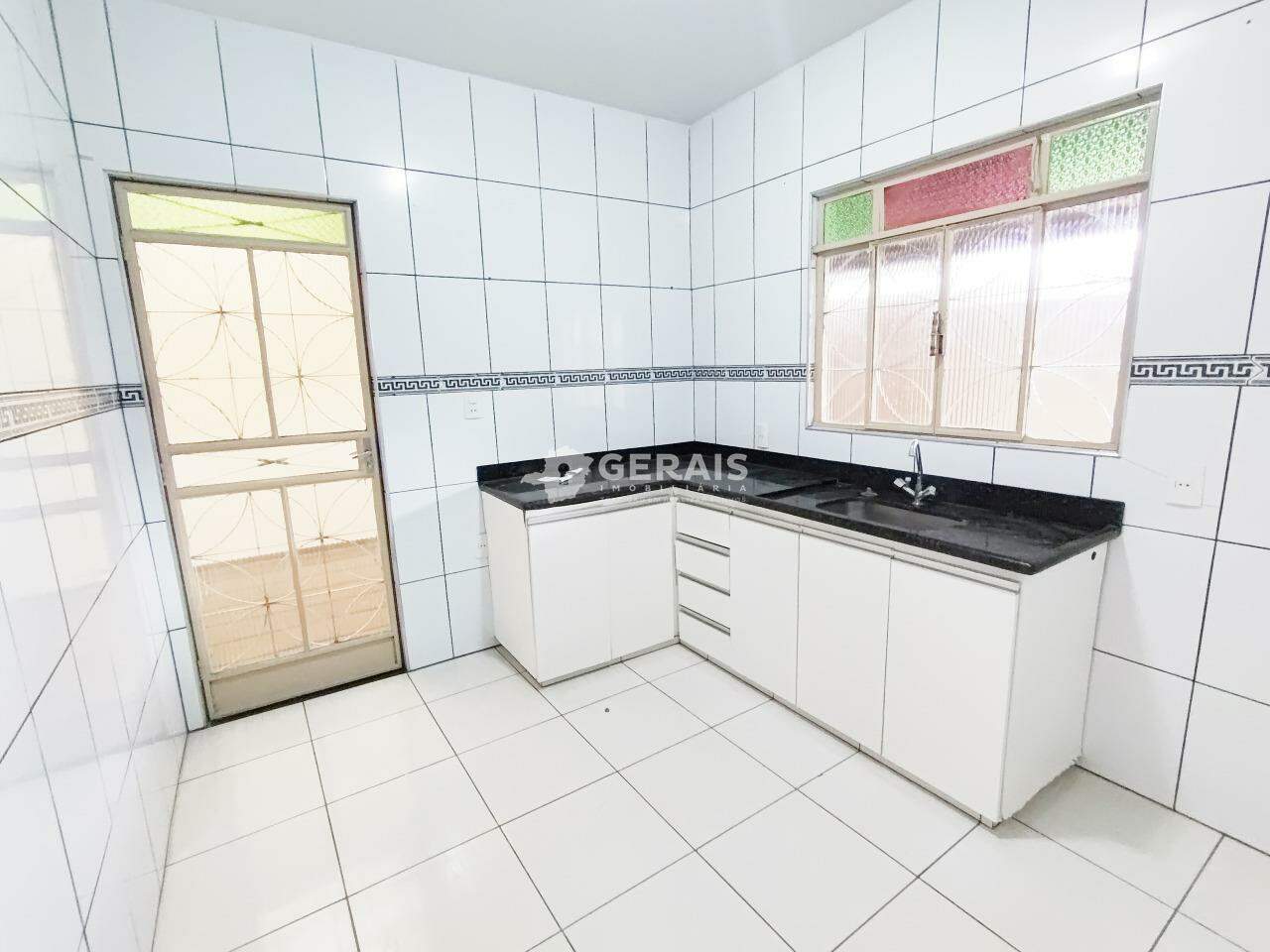 Casa para aluguel no SAO JUDAS TADEU: 04- COZINHA