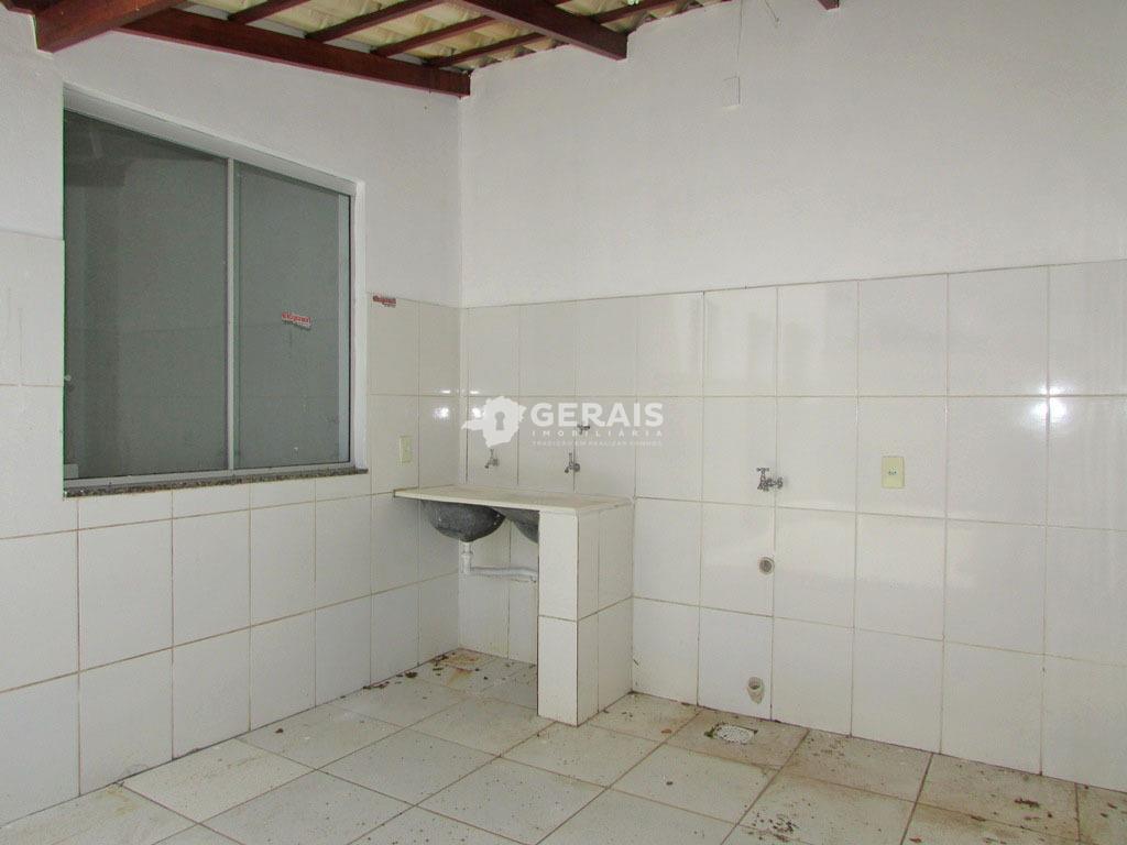 Casa para aluguel no REALENGO: 08- ÁREA DE SERVIÇO