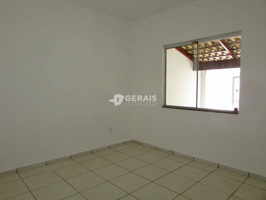 Casa para aluguel no REALENGO: 04- QUARTO 01