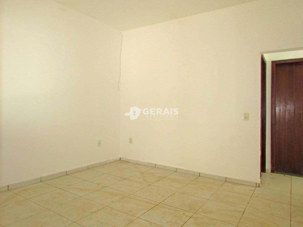 Casa para aluguel no REALENGO: 03- SALA