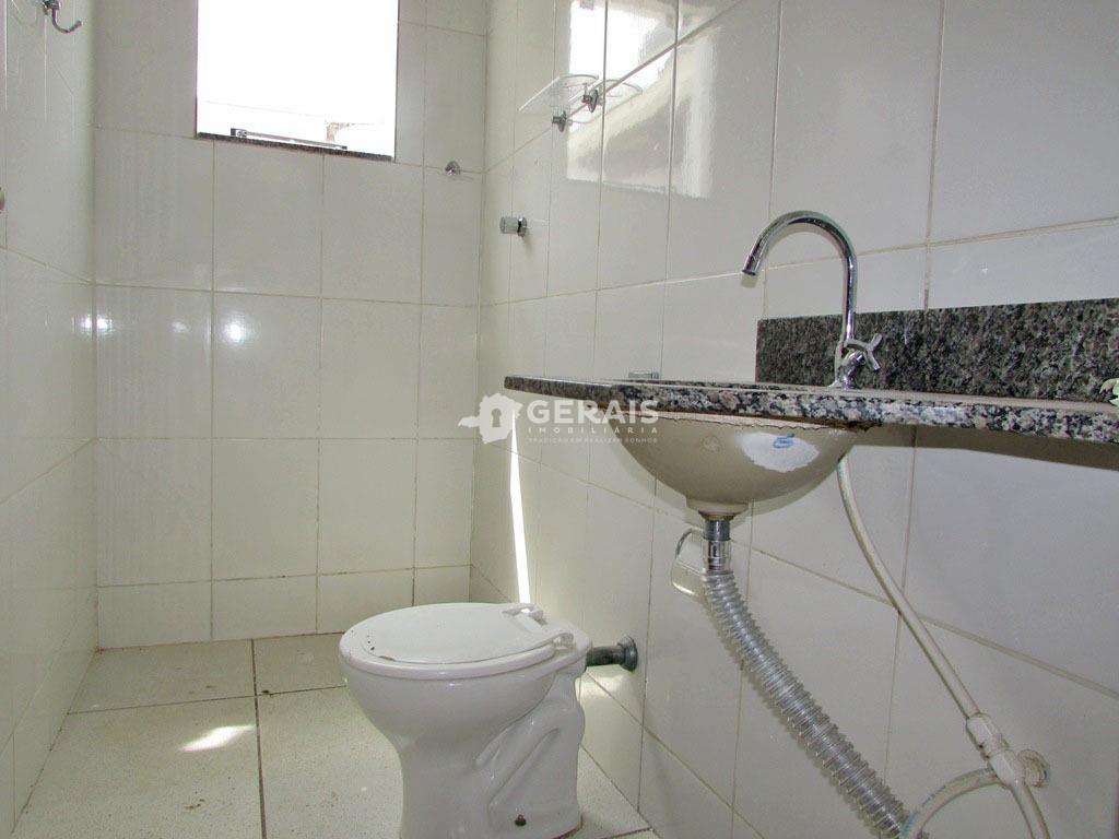 Casa para aluguel no REALENGO: 07- BANHO SOCIAL