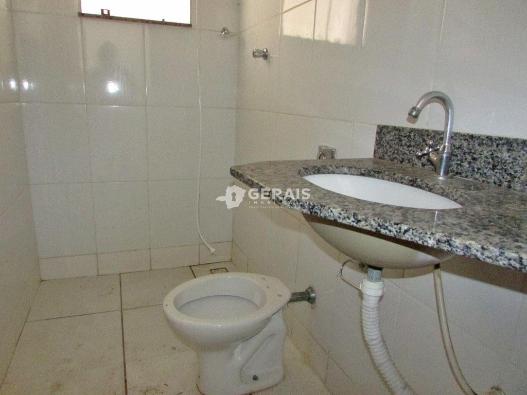 Barracão para aluguel no REALENGO: 05- BANHO SUÍTE