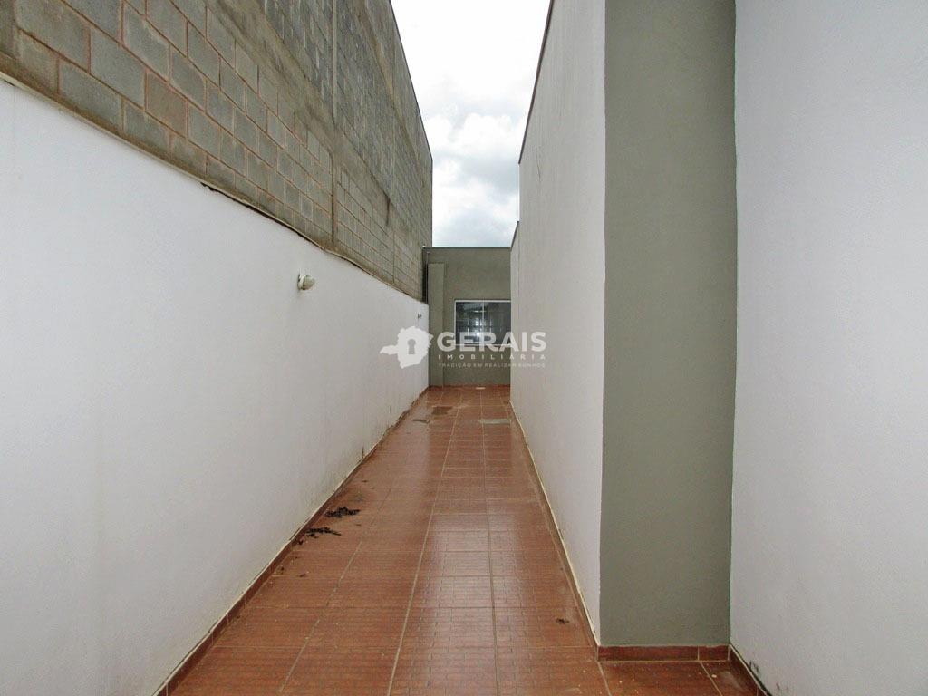 Barracão para aluguel no REALENGO: 09- ENTRADA