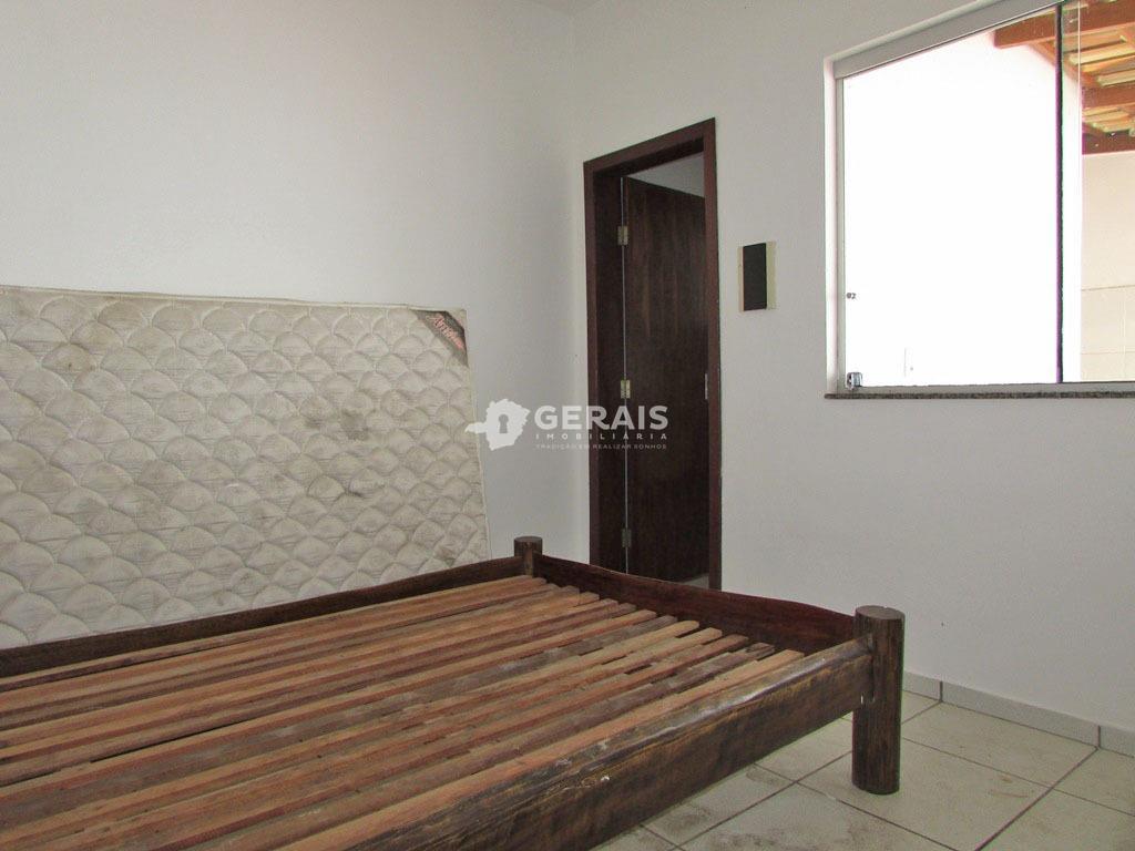 Barracão para aluguel no REALENGO: 04- QUARTO SUÍTE