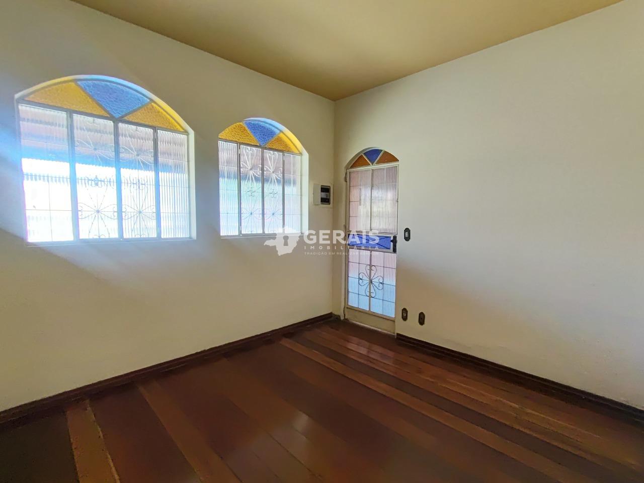 Casa para aluguel no LP PEREIRA: 03 - SALA