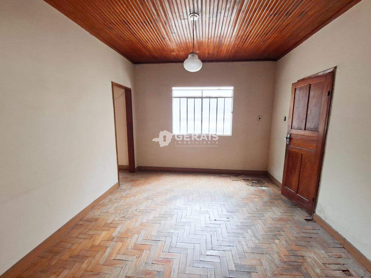 Casa para aluguel no CENTRO: 03- SALA