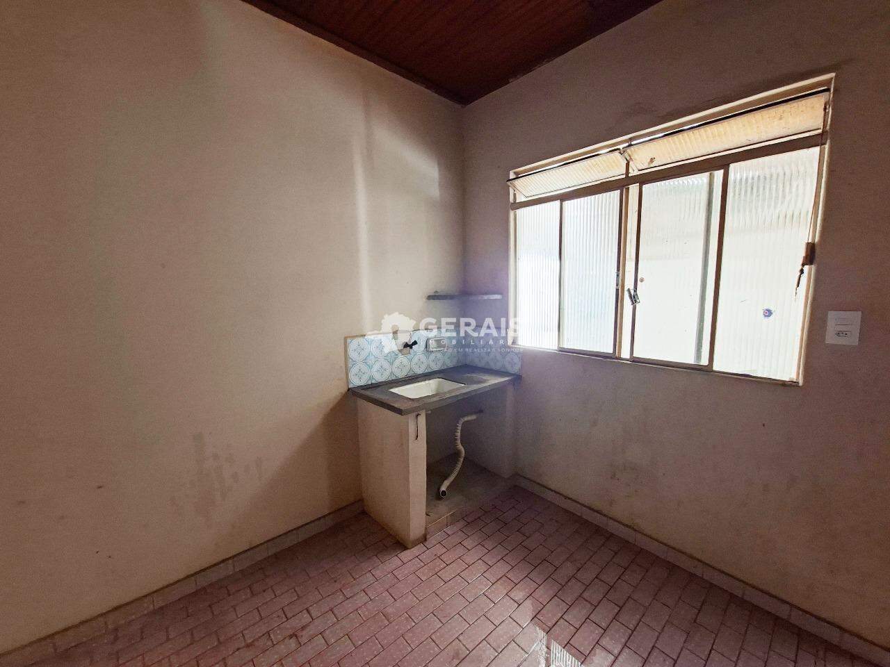 Casa para aluguel no CENTRO: 09- COZINHA