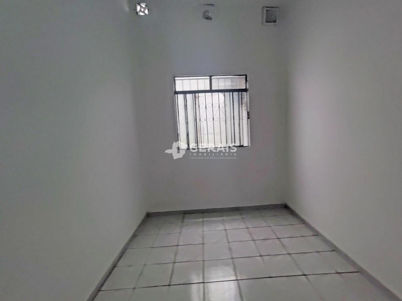 Casa para aluguel no CENTRO: 06 - QUARTO 02