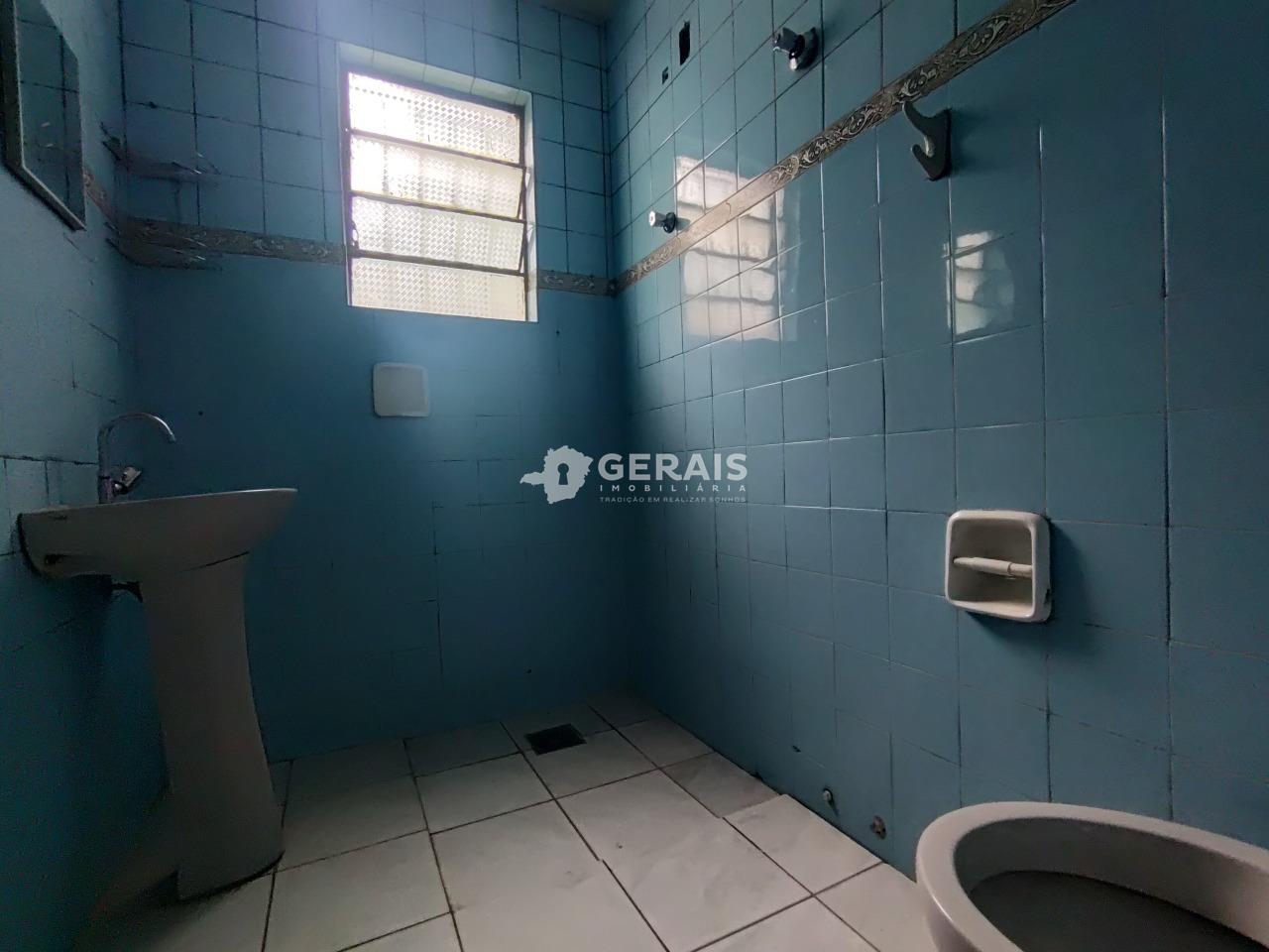 Casa para aluguel no CENTRO: 08 - BANHO SOCIAL