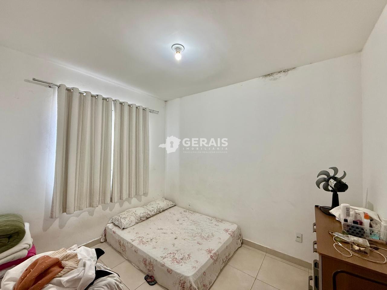 Apto Cobertura à venda no JARDIM DAS ACACIAS: 04- QUARTO 01