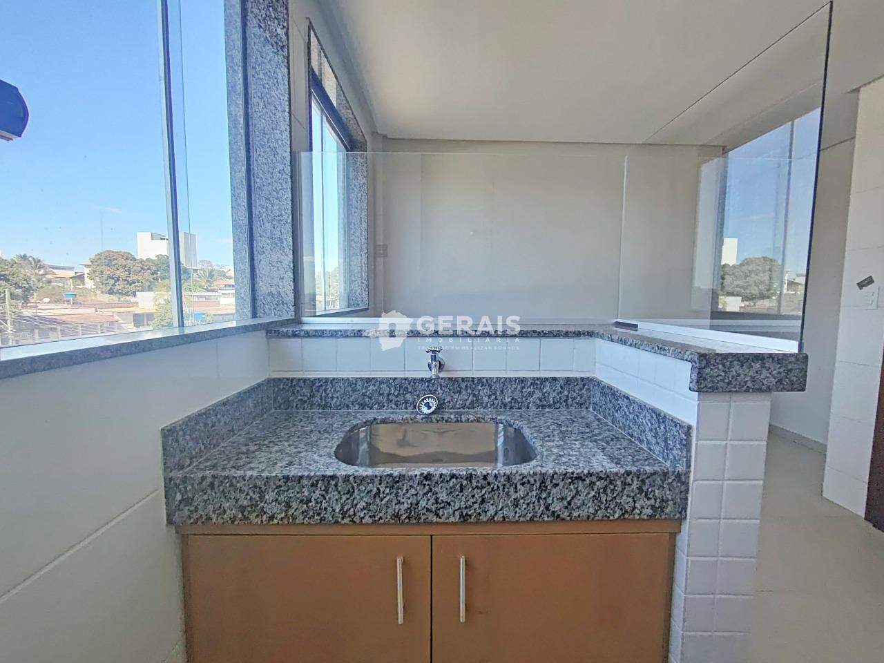 Apartamento para aluguel no BELVEDERE: 05- COZINHA