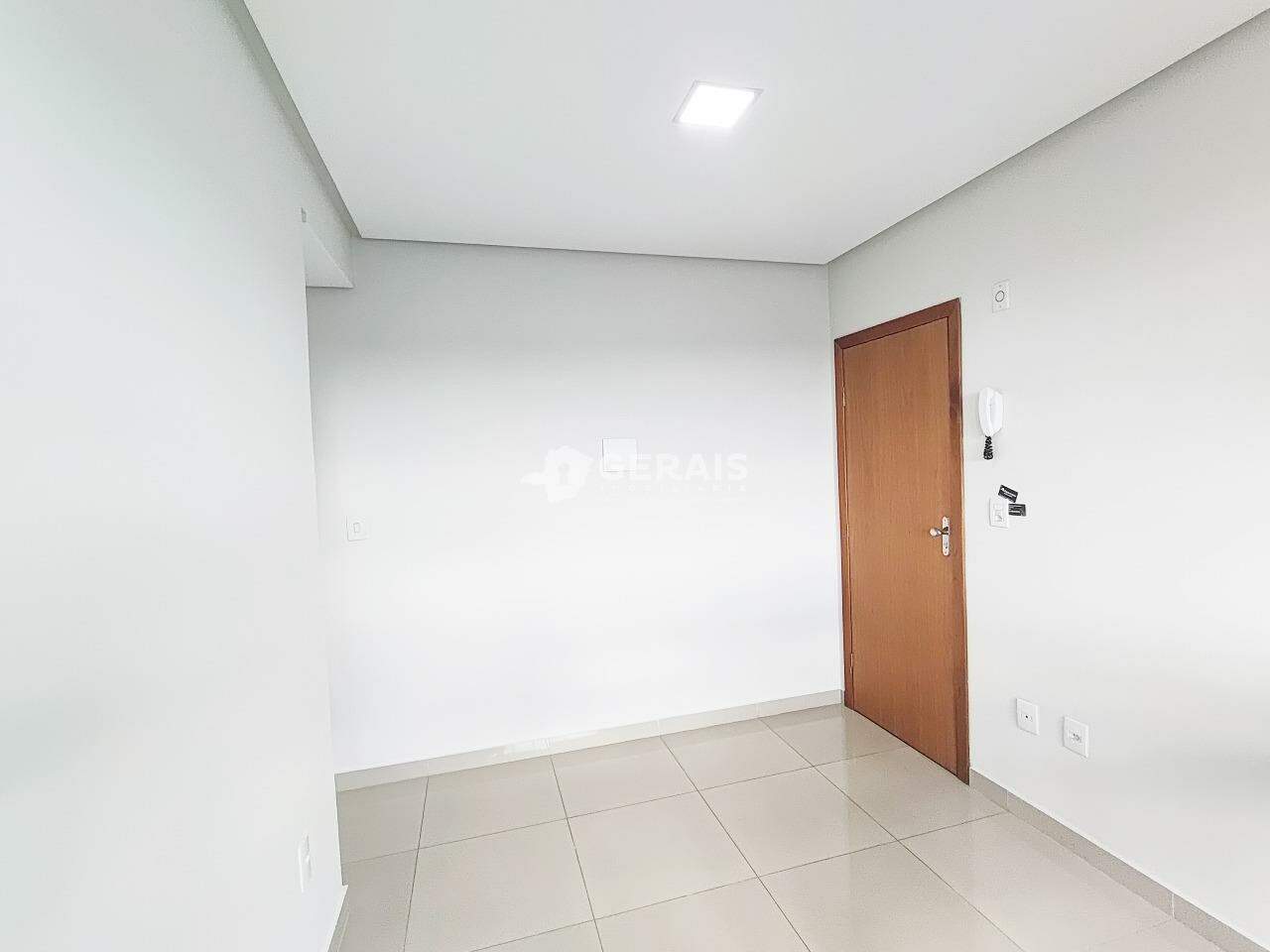 Apartamento para aluguel no BELVEDERE II: 03 - SALA