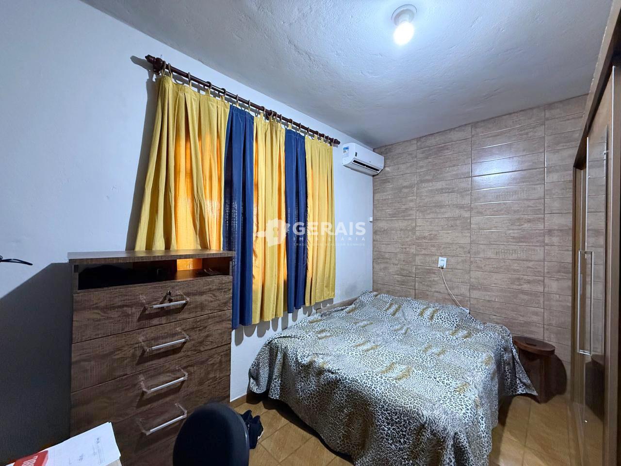 Casa à venda no MANOEL VALINHAS: 08- QUARTO 01