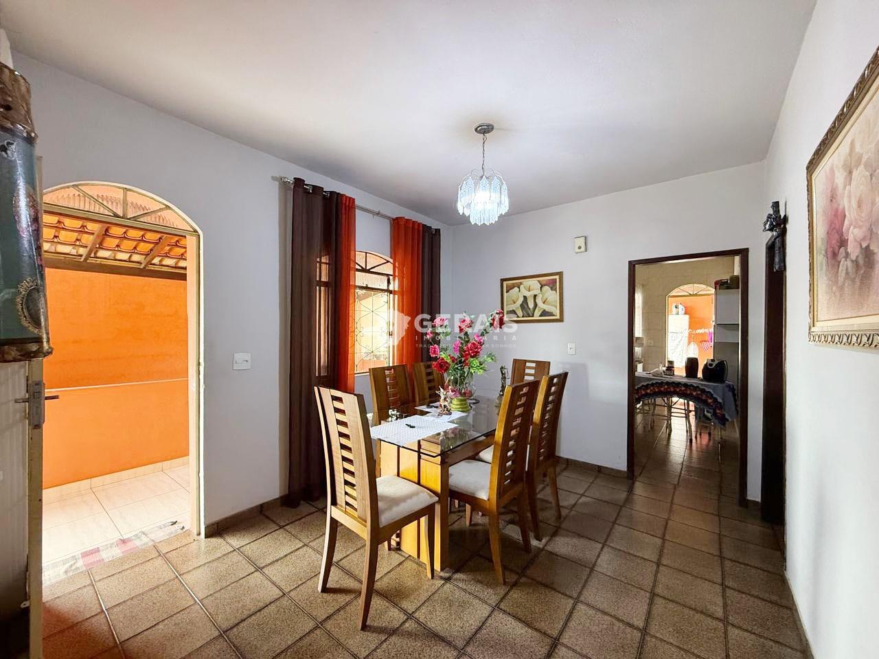 Casa à venda no MANOEL VALINHAS: 04- COPA