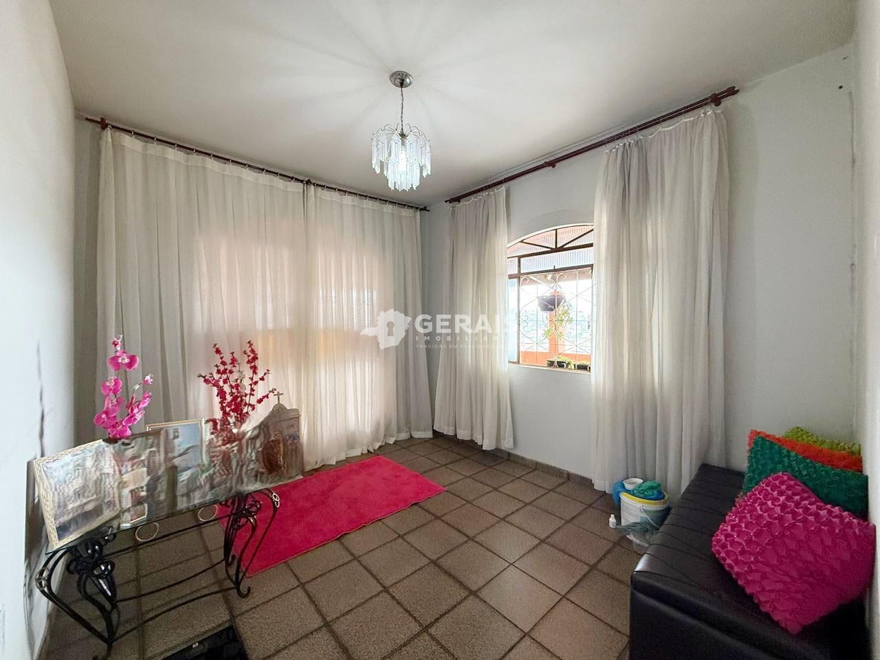 Casa à venda no MANOEL VALINHAS: 03 - SALA