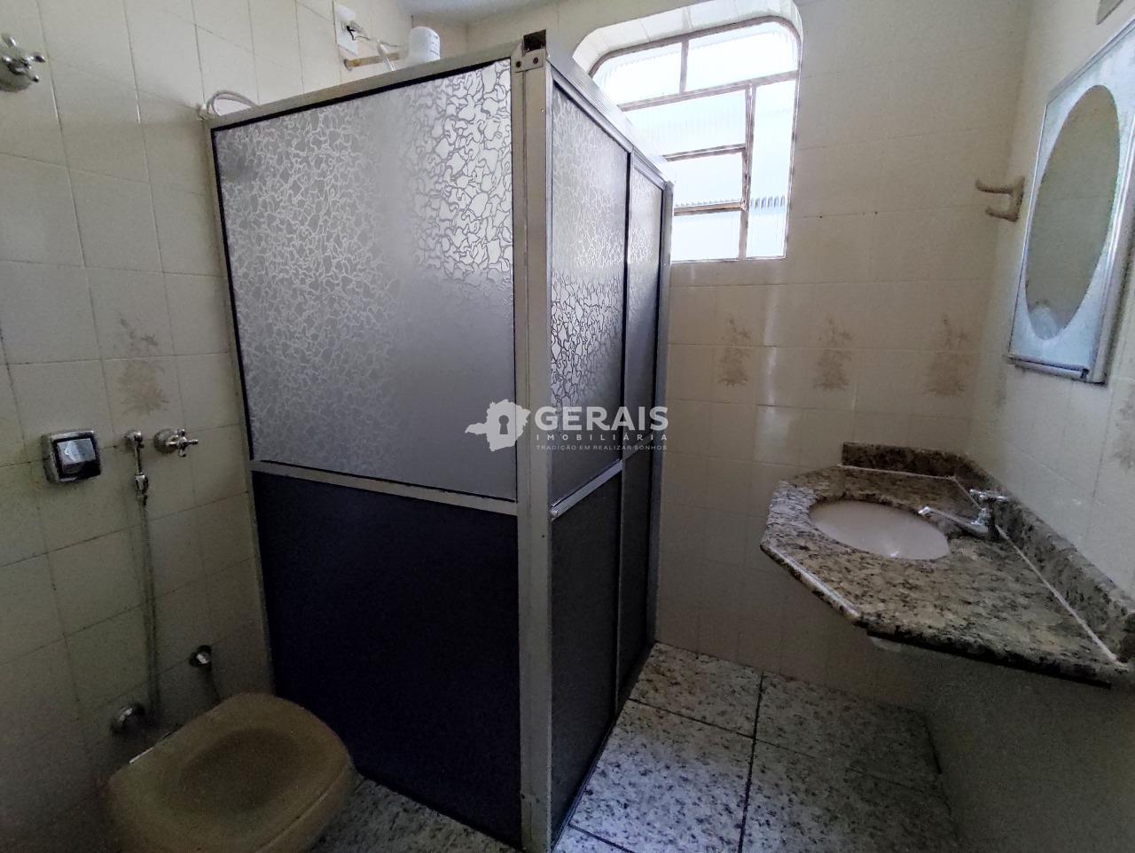 Casa para aluguel no TIETE: 07 - BANHO SOCIAL