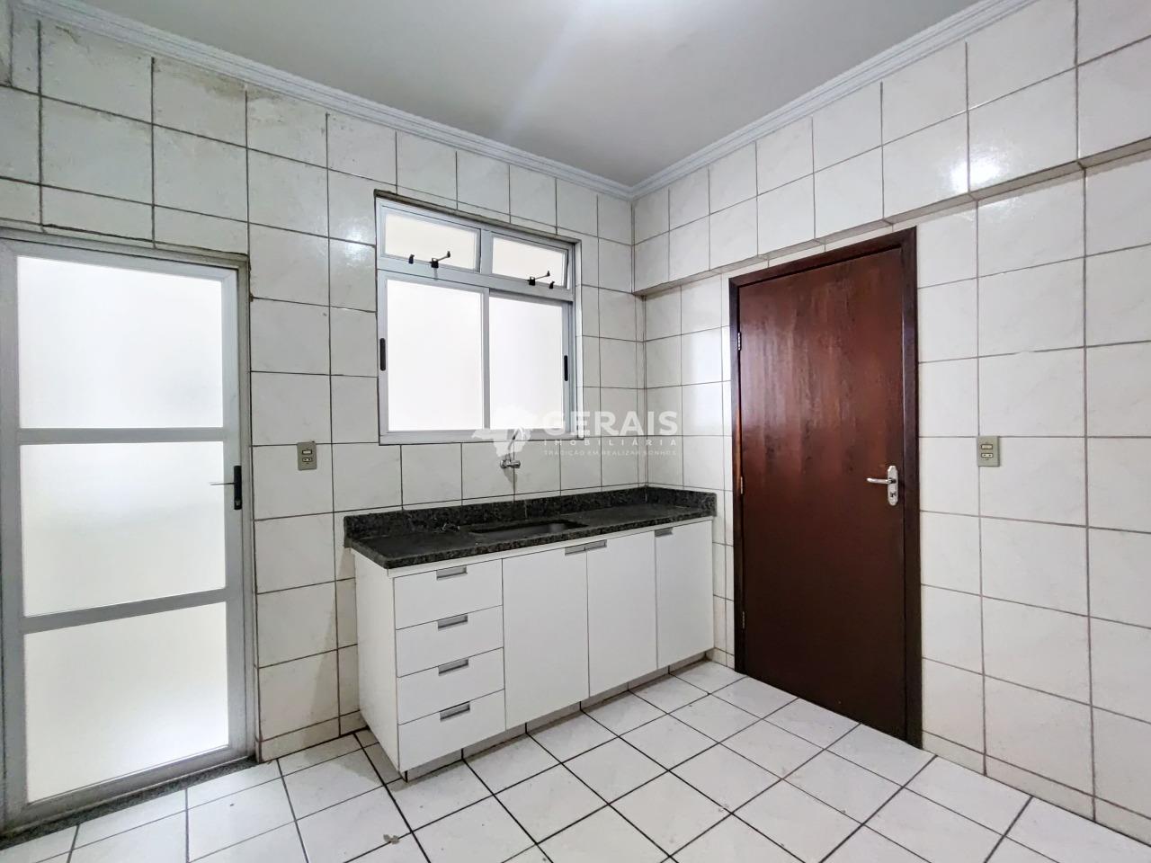 Apartamento para aluguel no CENTRO: 08- COZINHA