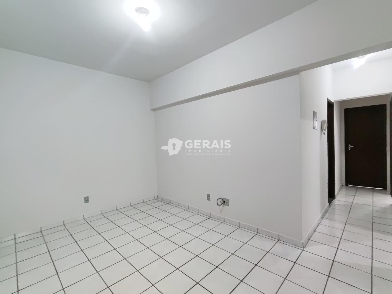 Apartamento para aluguel no CENTRO: 03- SALA