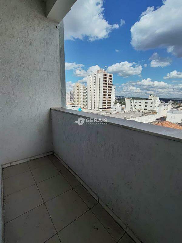 Apartamento para aluguel no CENTRO: 06 - SACADA