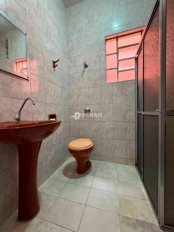 Casa para aluguel no TIETE: 09- BANHO SOCIAL