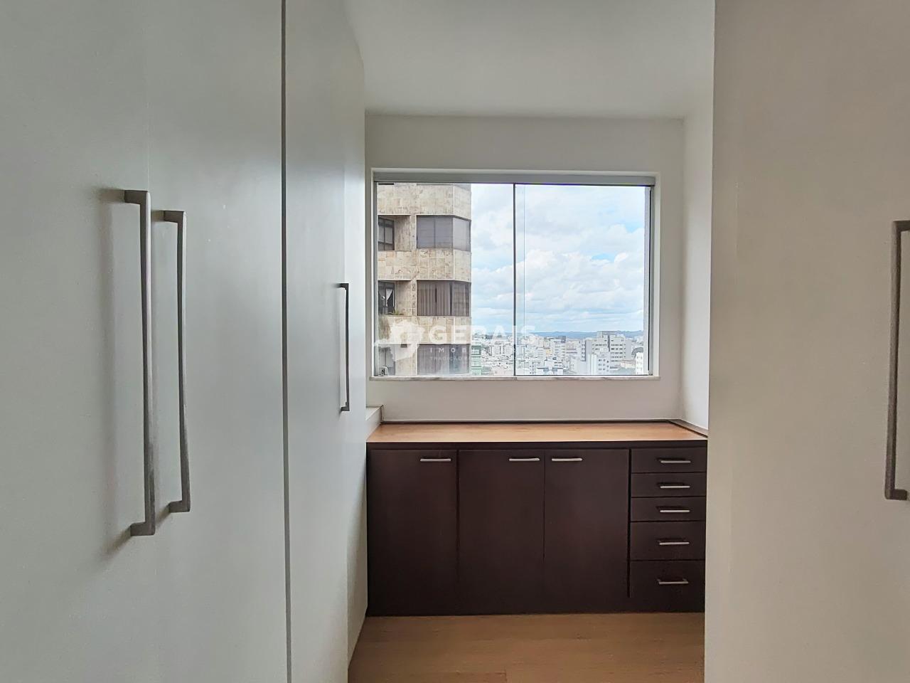 Apartamento para aluguel no CENTRO: 05- CLOSET QUARTO 01