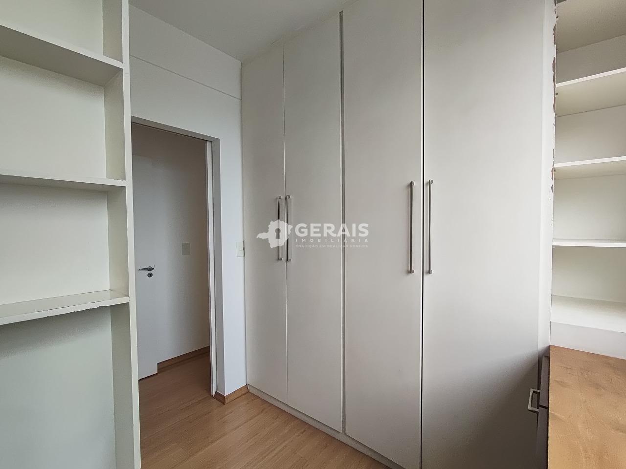 Apartamento para aluguel no CENTRO: 06- CLOSET QUARTO 01