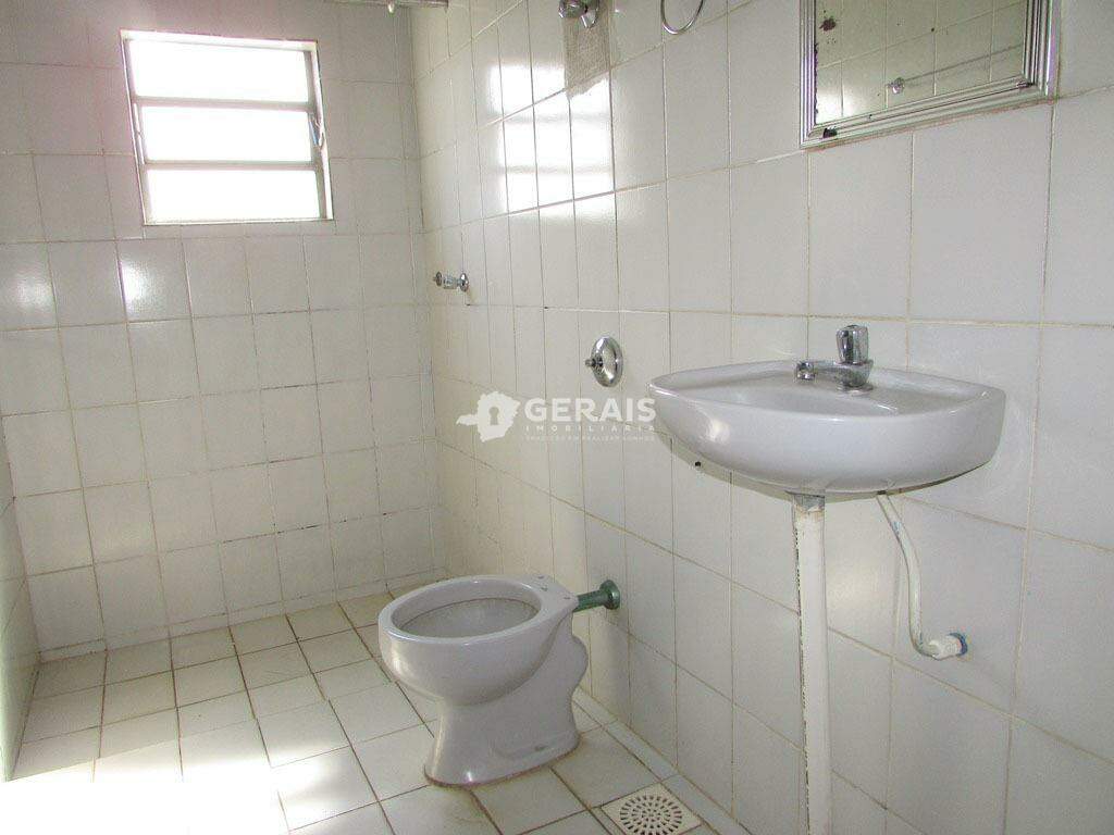 Casa para aluguel no SAO JUDAS TADEU: 06- BANHO SOCIAL