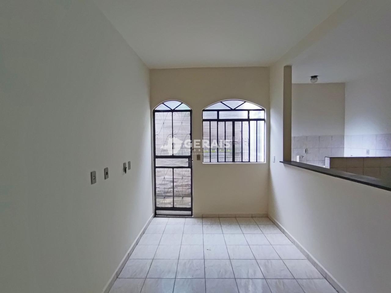 Casa para aluguel no LP PEREIRA: 03- SALA