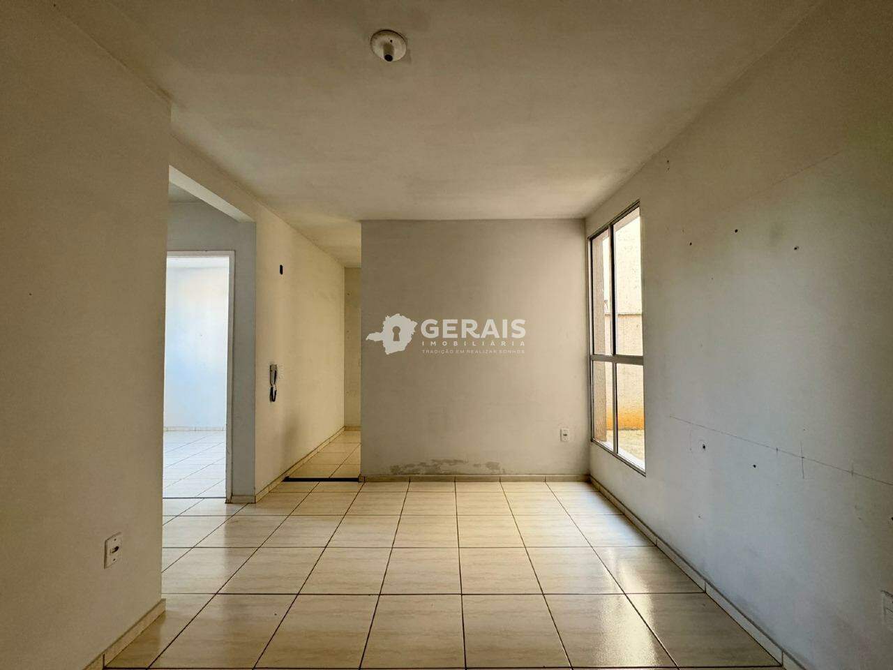 Apartamento para aluguel no INTERLAGOS: 03- SALA