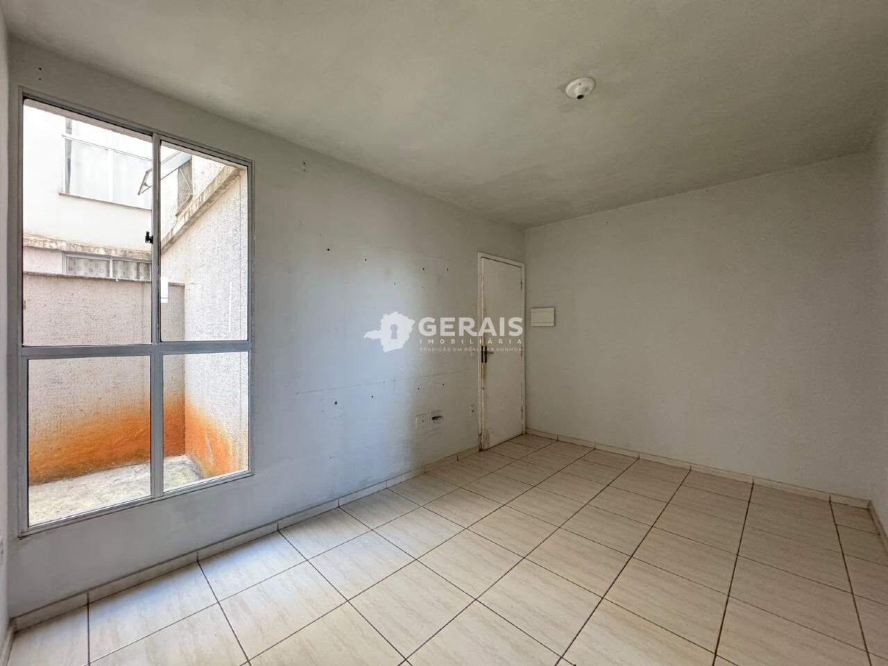 Apartamento para aluguel no INTERLAGOS: 04- SALA