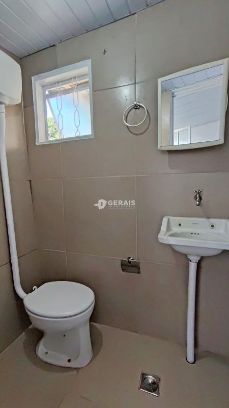 Casa para aluguel no CENTRO: 07- BANHO SOCIAL