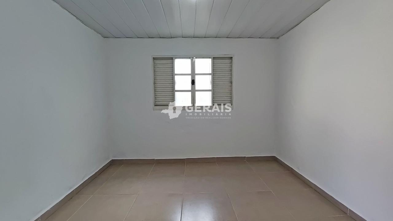 Casa para aluguel no CENTRO: 05- QUARTO 01