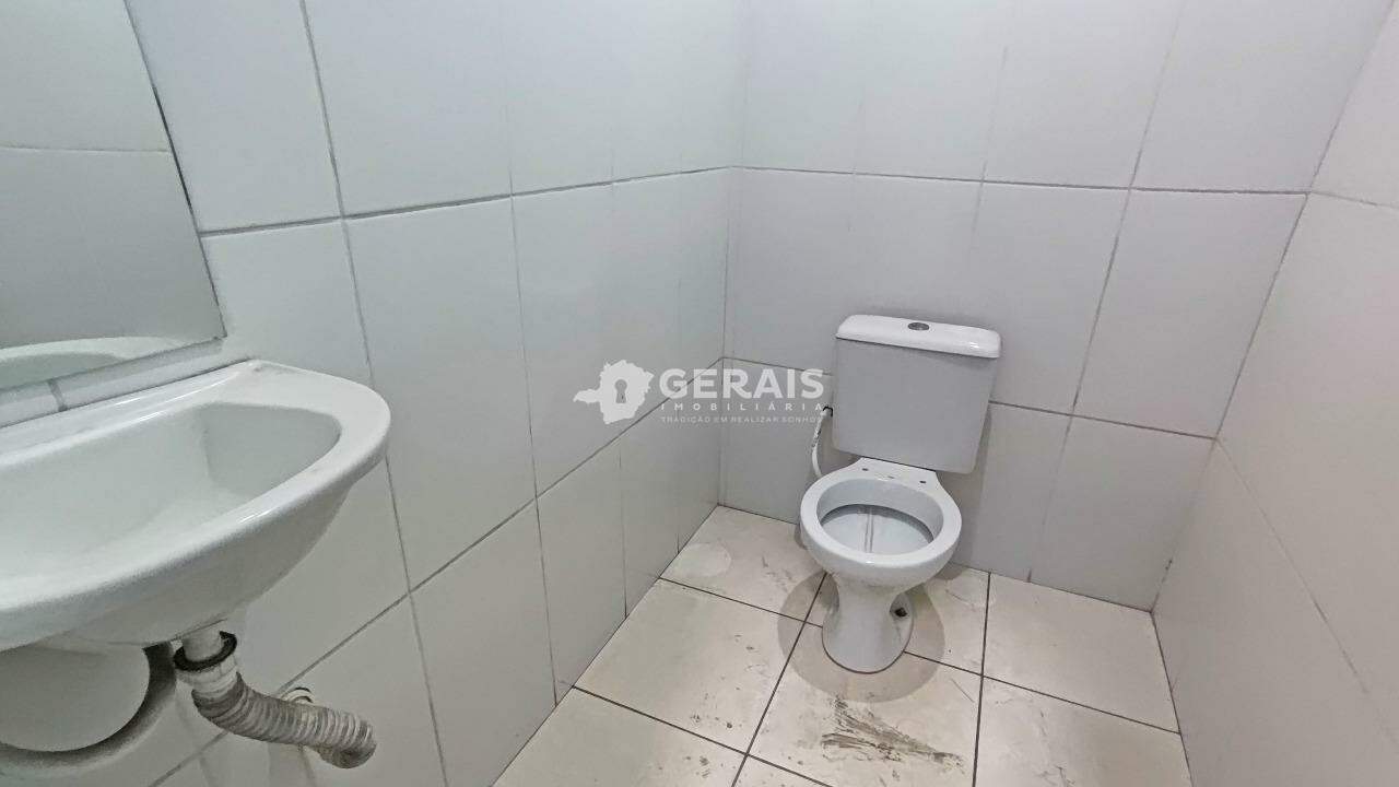 Galpão para aluguel no CENTRO: 08- BANHEIRO 01