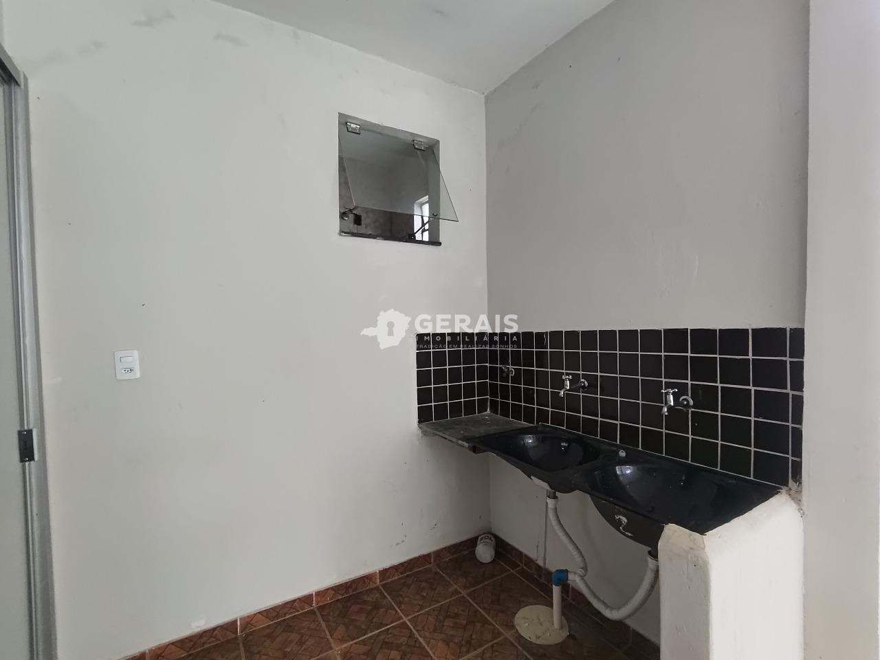 Barracão para aluguel no ITACOLOMI: 08- ÁREA DE SERVIÇO