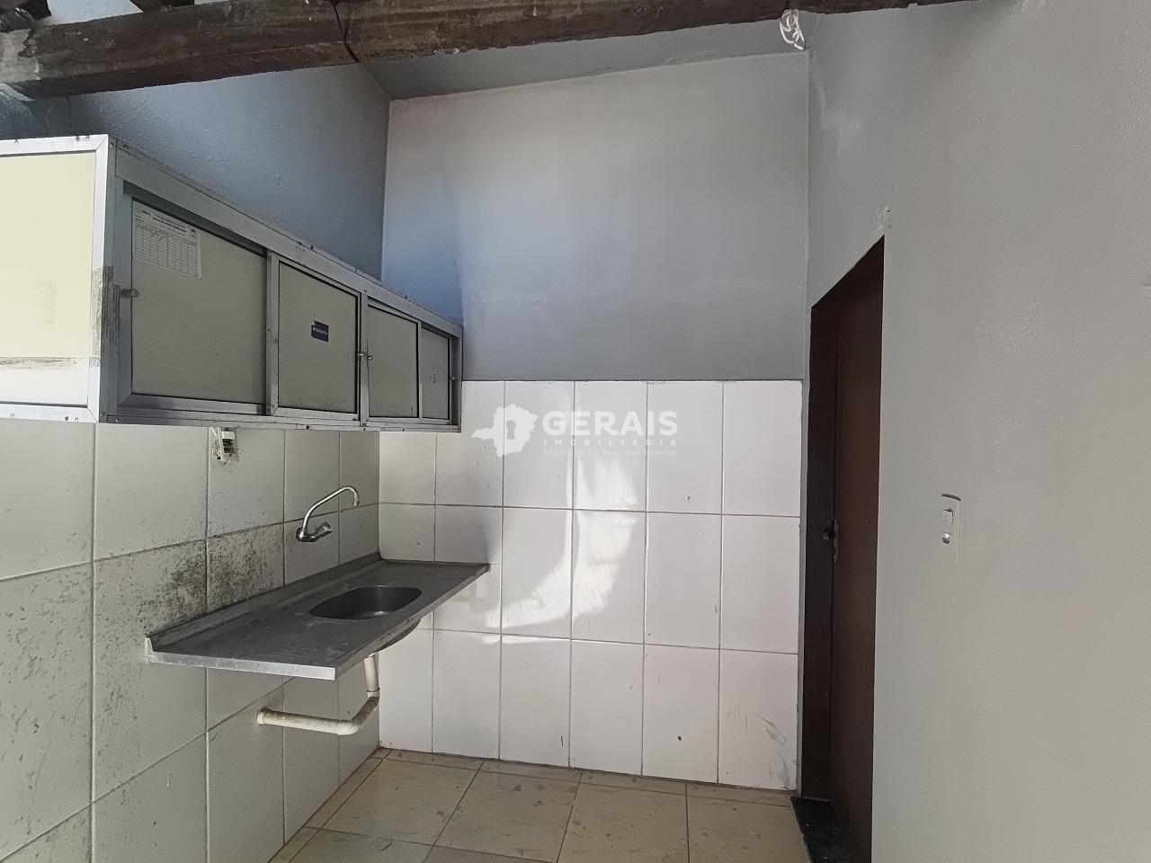 Barracão para aluguel no REALENGO: 07 - ÁREA DE SERVIÇO