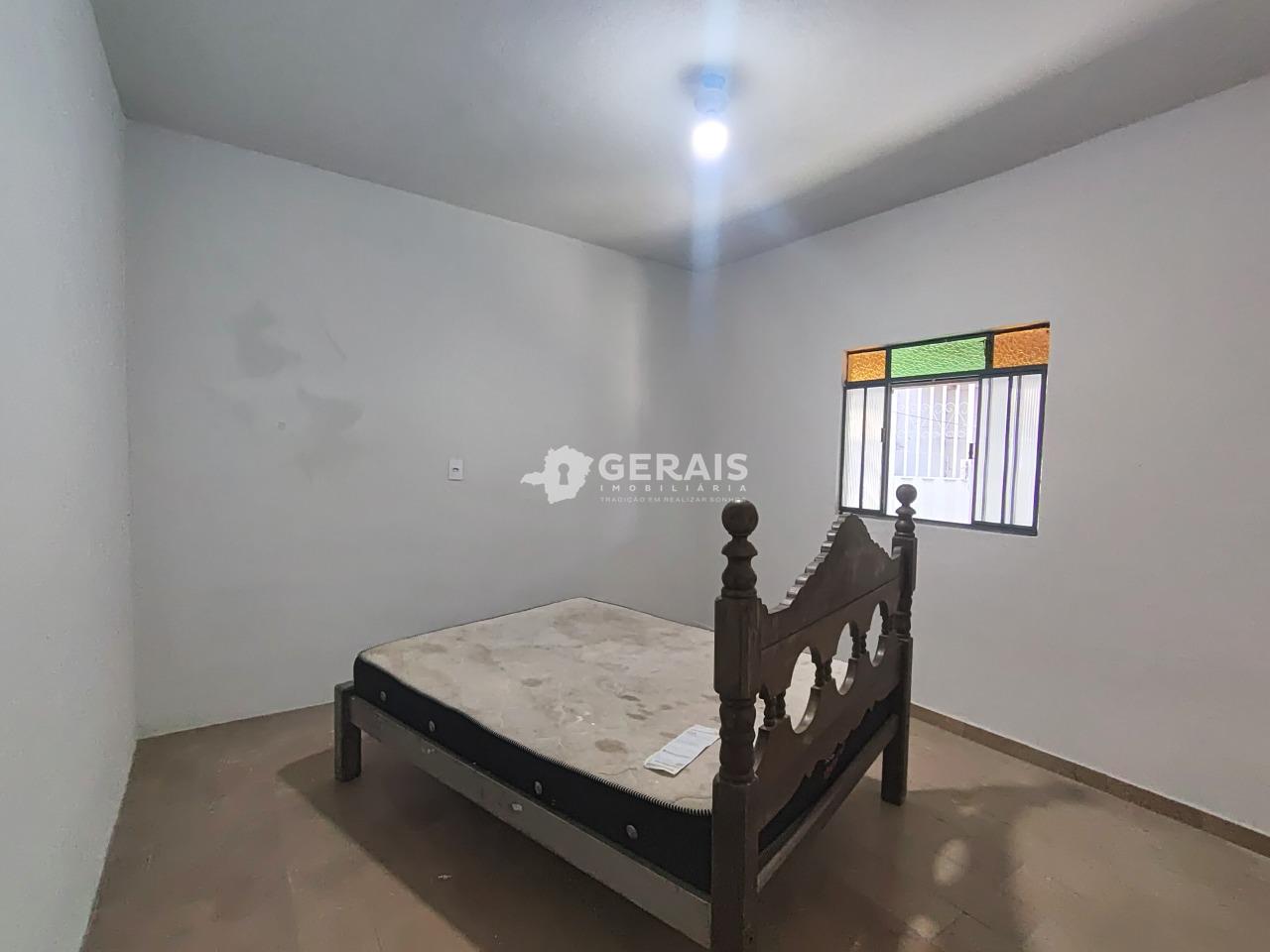 Barracão para aluguel no REALENGO: 04 - QUARTO 