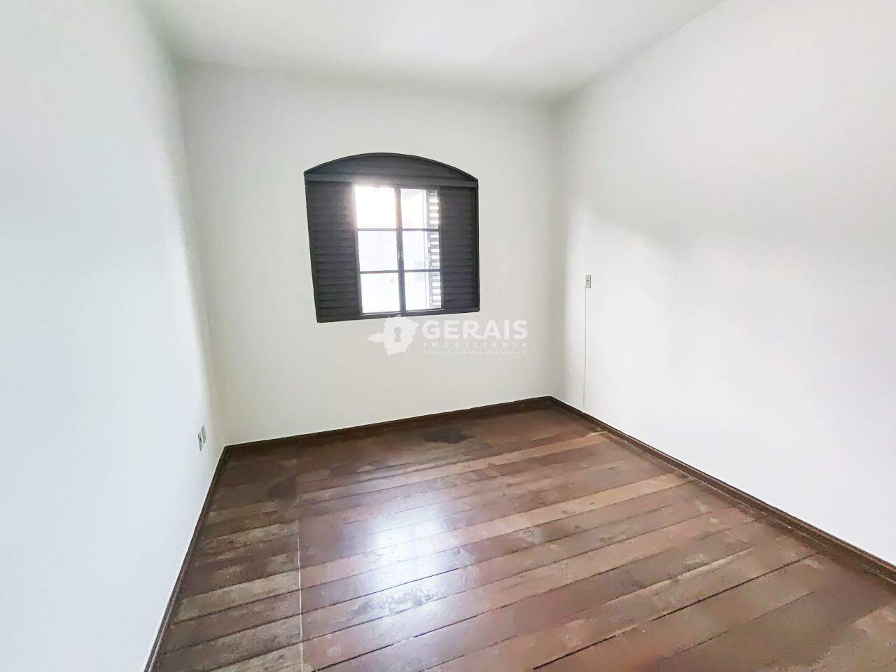 Casa para aluguel no PLANALTO: 06- QUARTO 02