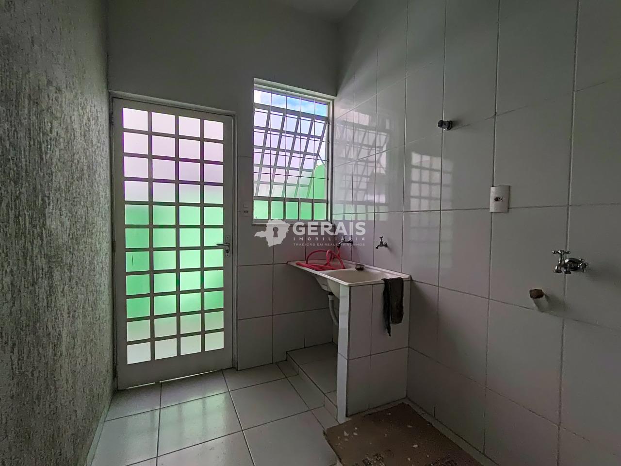 Casa para aluguel no SÃO JOSÉ: 09 - ÁREA DE SERVIÇO