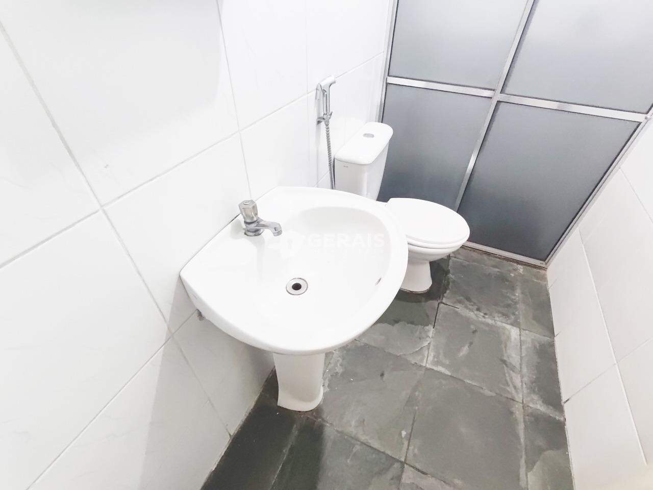 Apartamento para aluguel no LP PEREIRA: 05 - BANHO SOCIAL 01