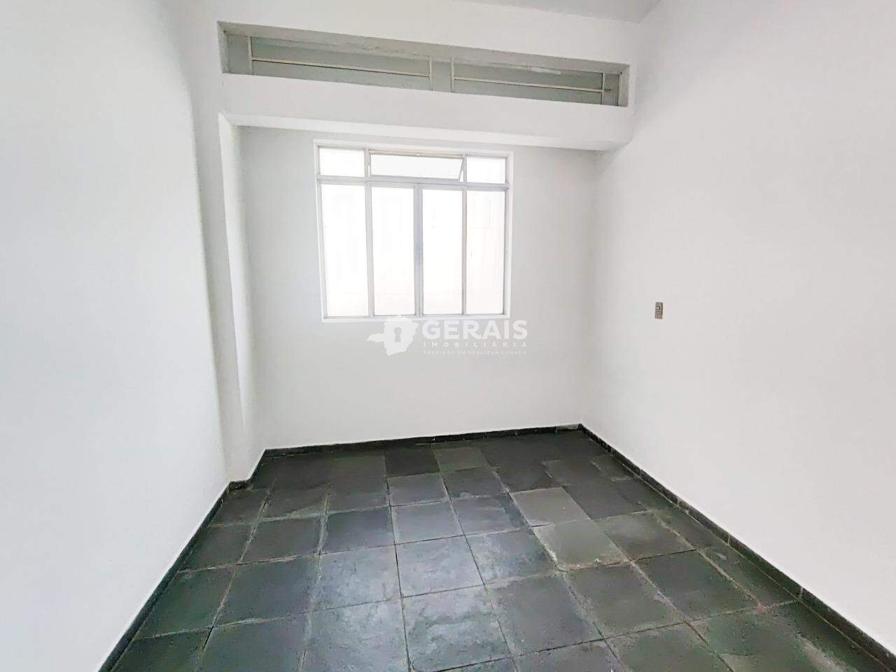 Apartamento para aluguel no LP PEREIRA: 04 - QUARTO 01