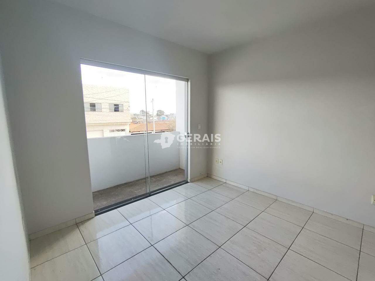 Casa para aluguel no SAGRADA FAMILIA: 03 - SALA